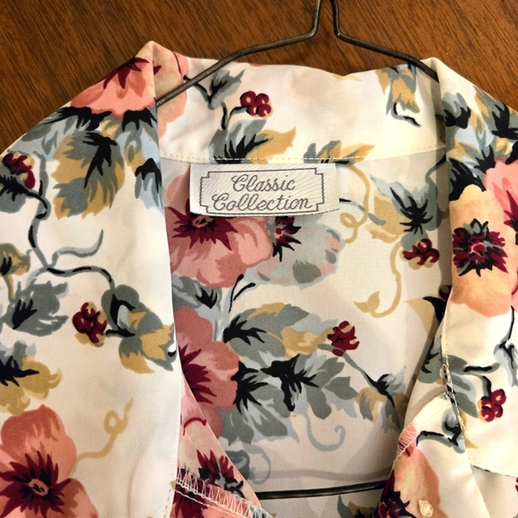 Classic Collection Woman's Flower Print Long Sleeve Blouse Size Large - Picture 10 of 10